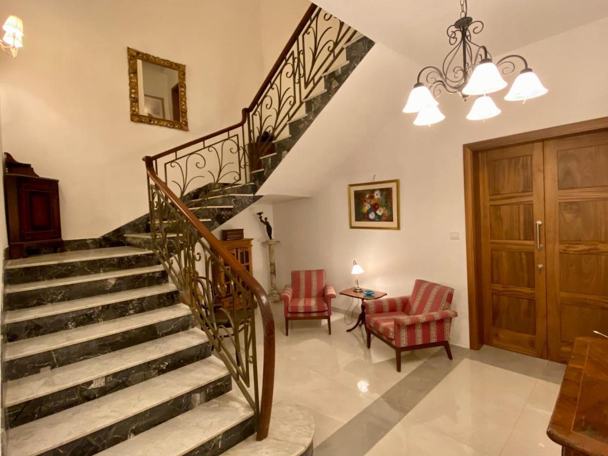 Mosta Garden Studio Luaran gambar